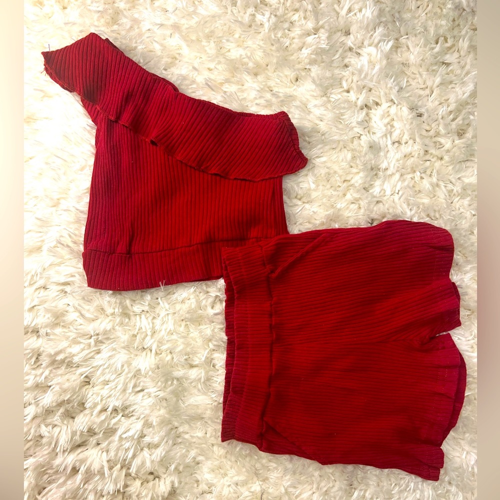 One shoulder short set